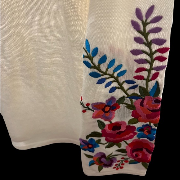 LINEA By LOUIS DELL’ OLIO COWL NECK, LIGHTWEIGHT FLORAL EMBROIDERED SWEATER - Picture 4 of 13